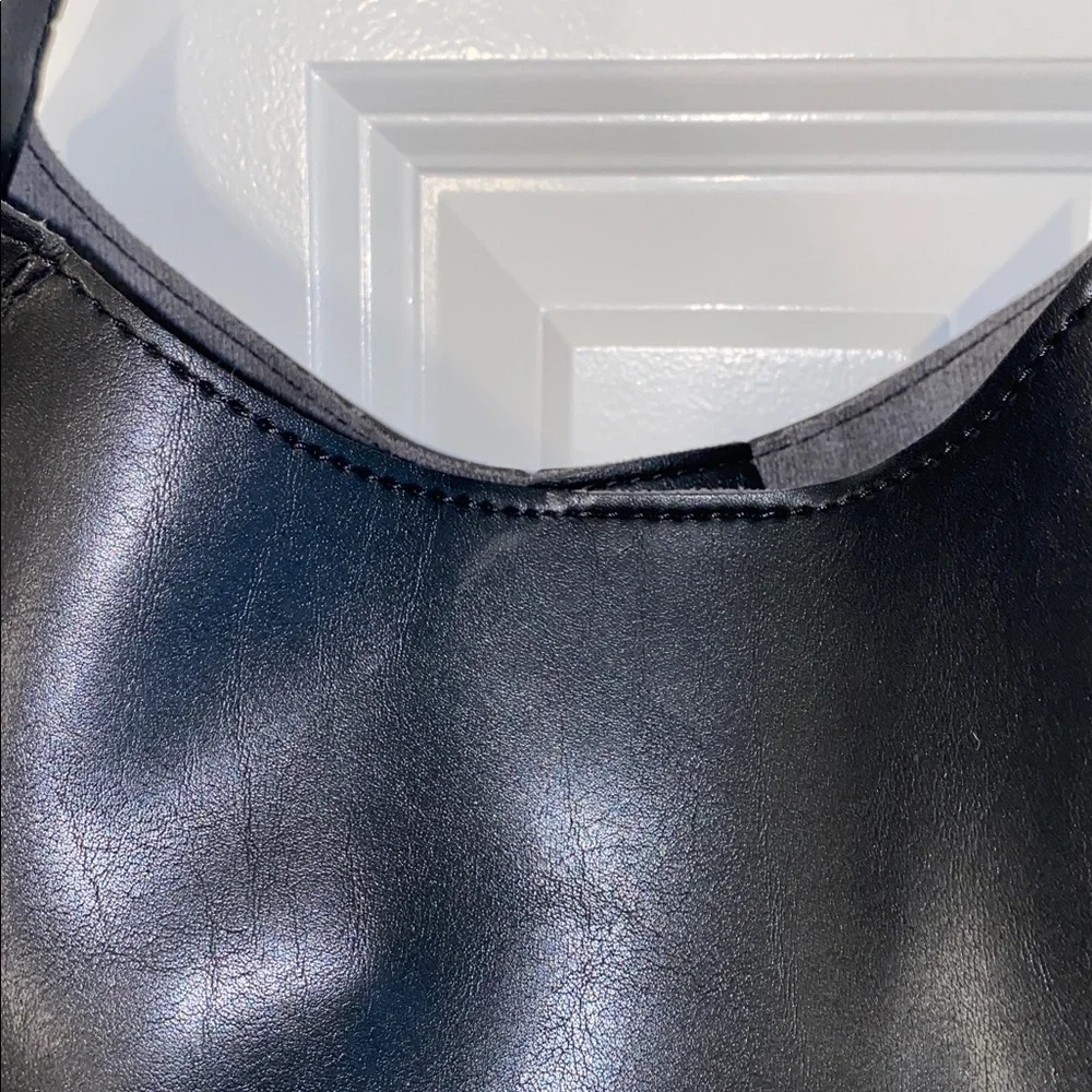 Colton Bucket Bag with Pouch in Black X Revolver 8 OTHER REASONS NEW-Flawed